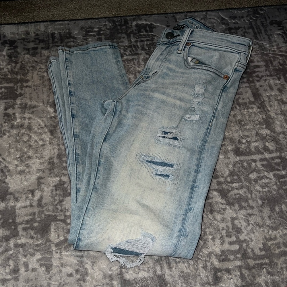 American Eagle distressed jeans size 29/30